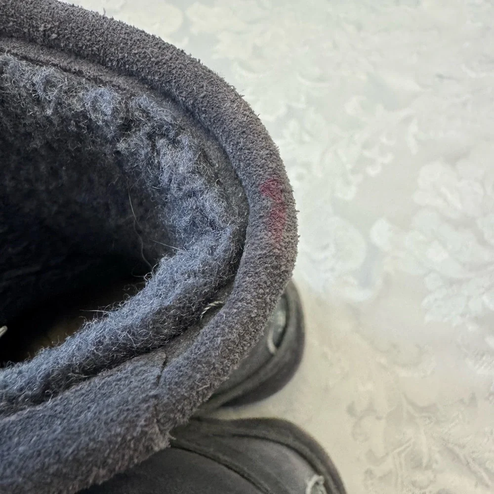 Bearpaw Adele Gray Suede Boots Size 7 Faux Fur Lining‎ Braided Strap Buckle